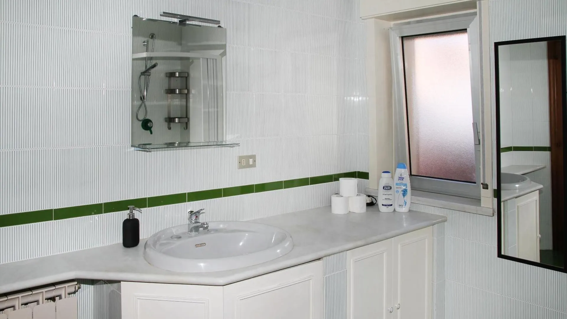 Apartment Attico Vista Mare Con Terrazza E Spa Riscaldata Santo Stefano di Camastra Italy